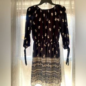 Maurice’s Tie Sleeve Floral Dress Black/White Size Medium *great condition*